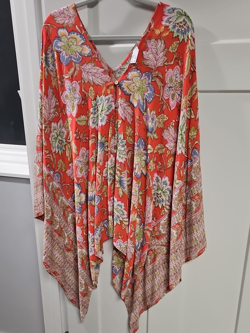 easel Coral Floral V-Neck Handkerchief Hem Blouse